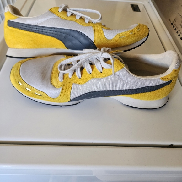 Men's Classic Puma Sneakers - Picture 3 of 8